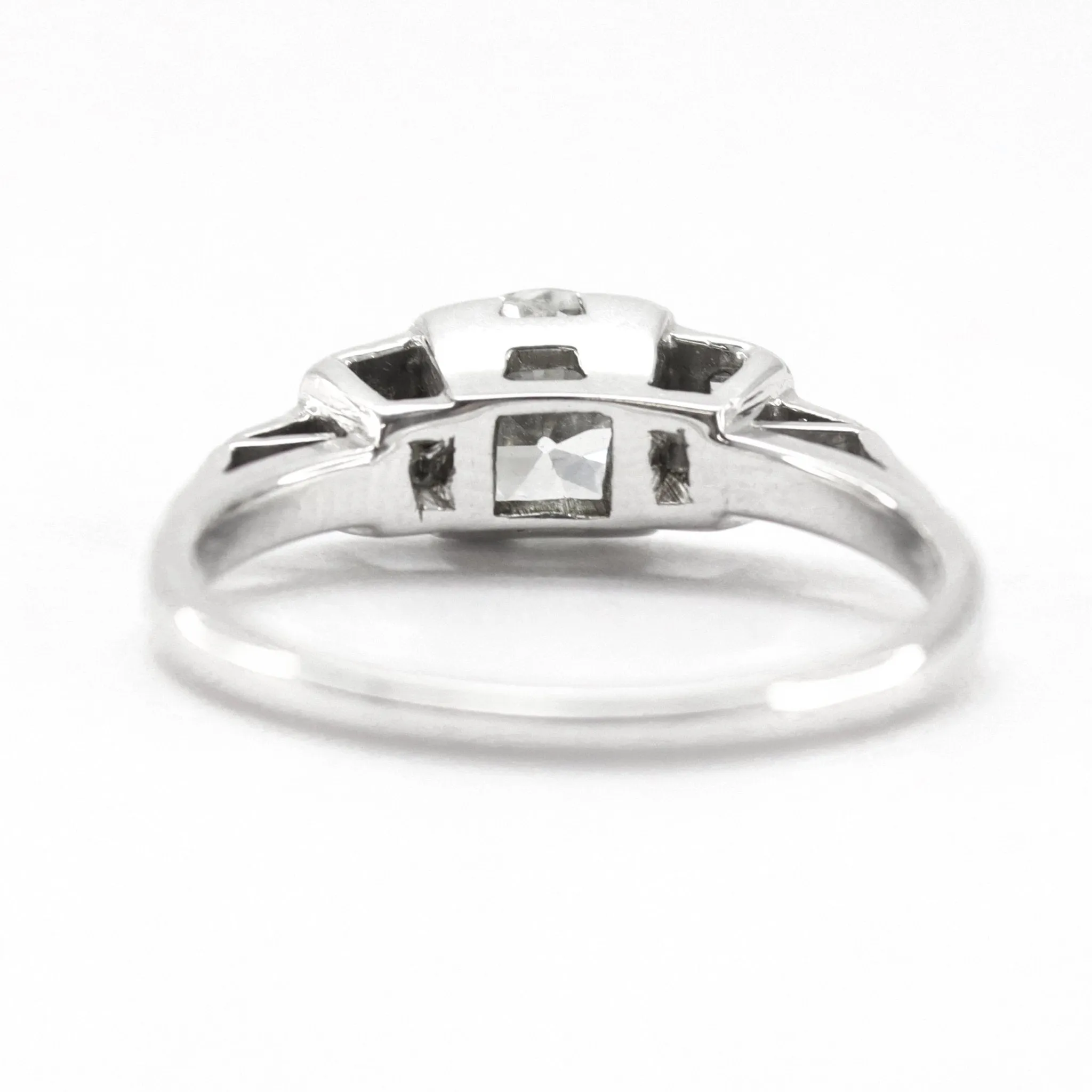 Art Deco 1.10 Carat Diamond white gold Engagement Ring