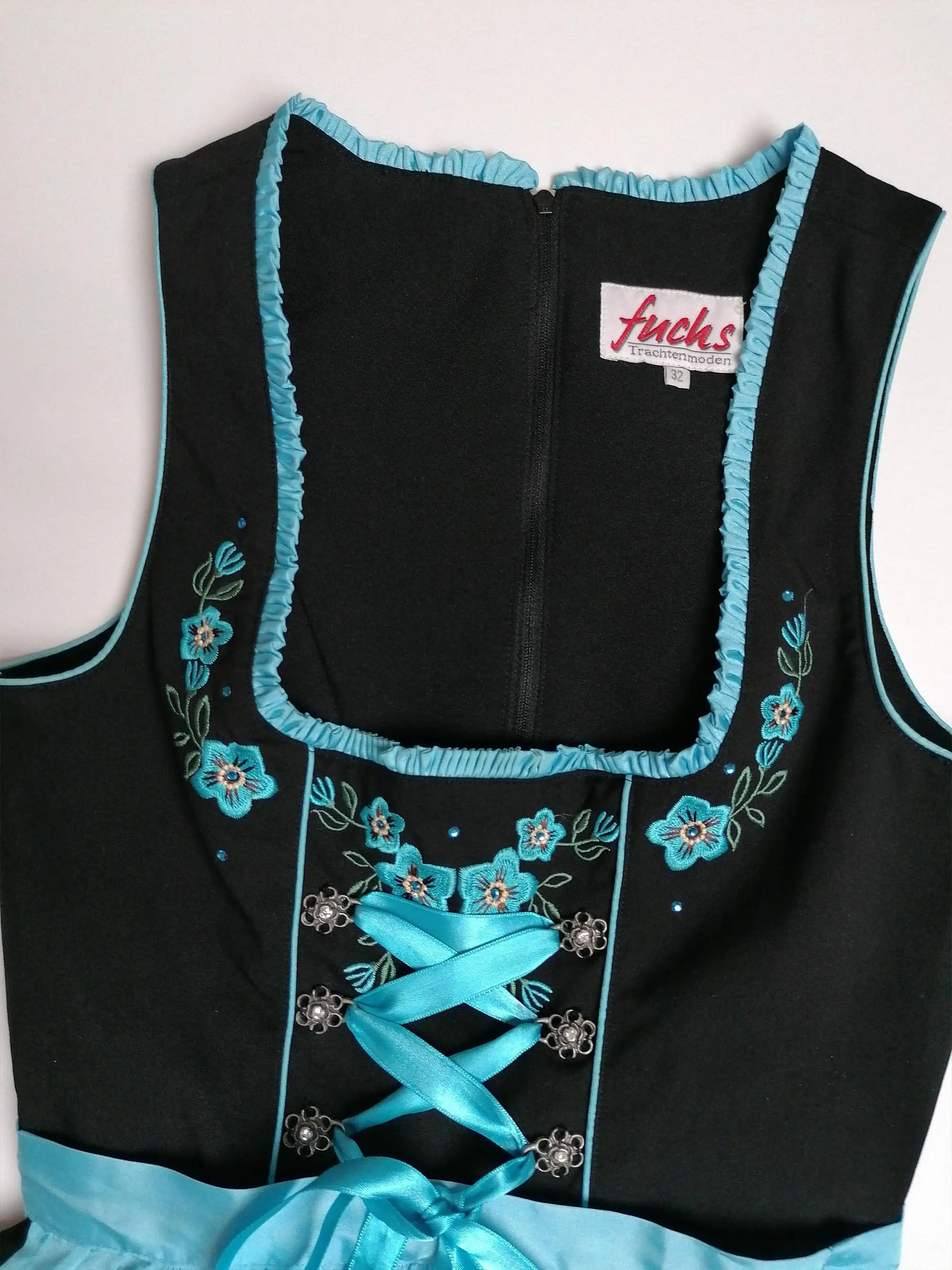 Bavarian Oktoberfest Folk Dress - size S - 32