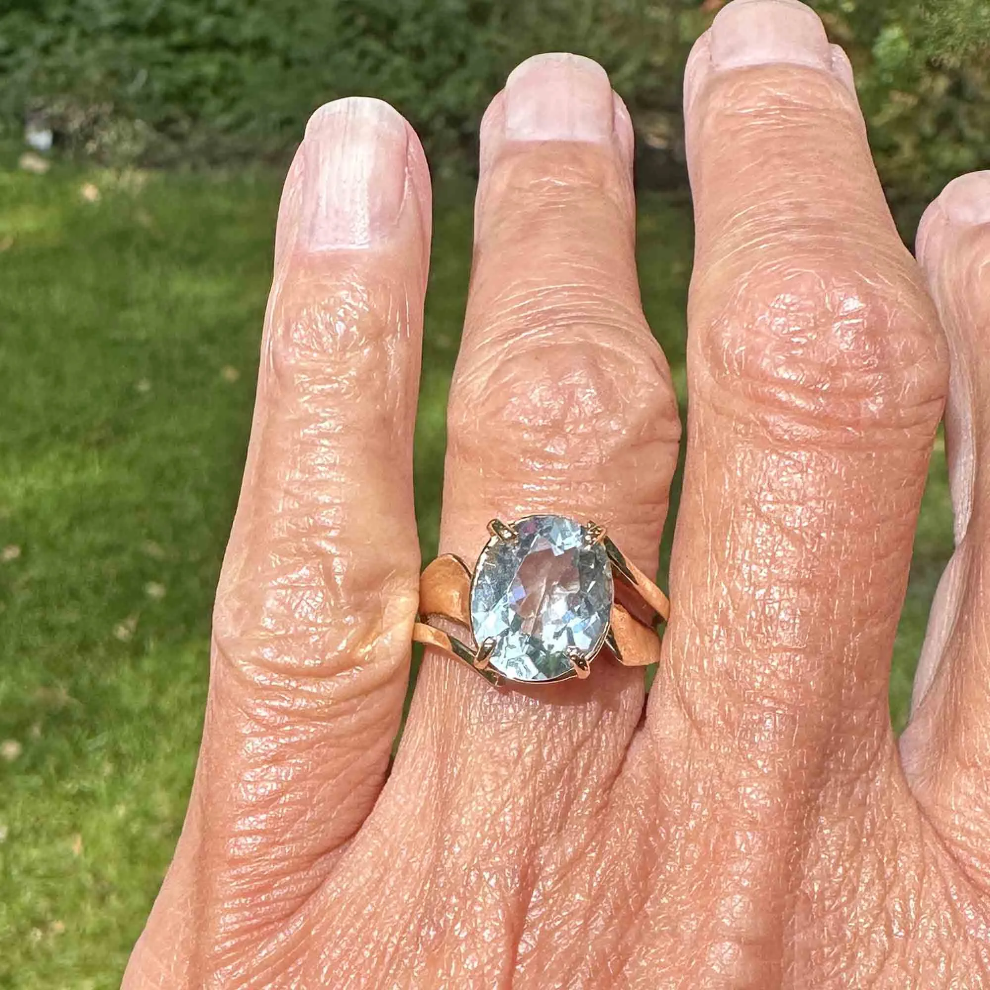 Vintage 14K Gold Bold 2.5 Carat Aquamarine Ring