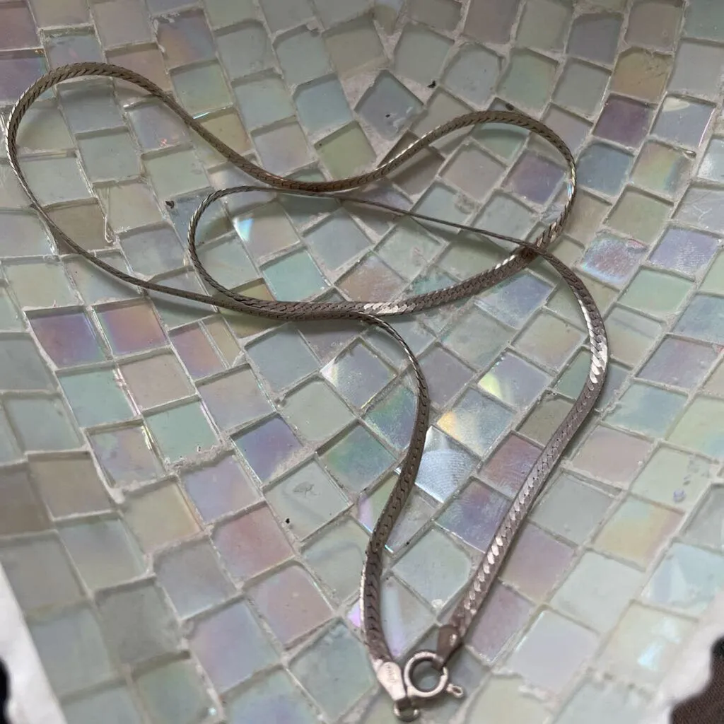 Vintage SS 20 Herringbone Chain Necklace